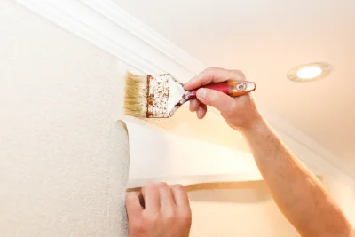 Pose de papier peint à Condé-sur-Ifs — revêtements muraux et toiles de verre